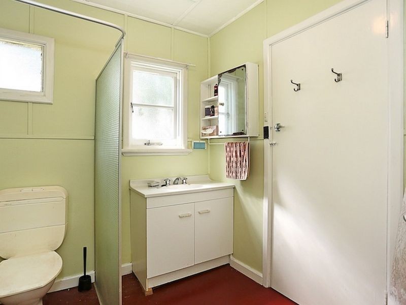 24 Peter Street, Halls Head WA 6210