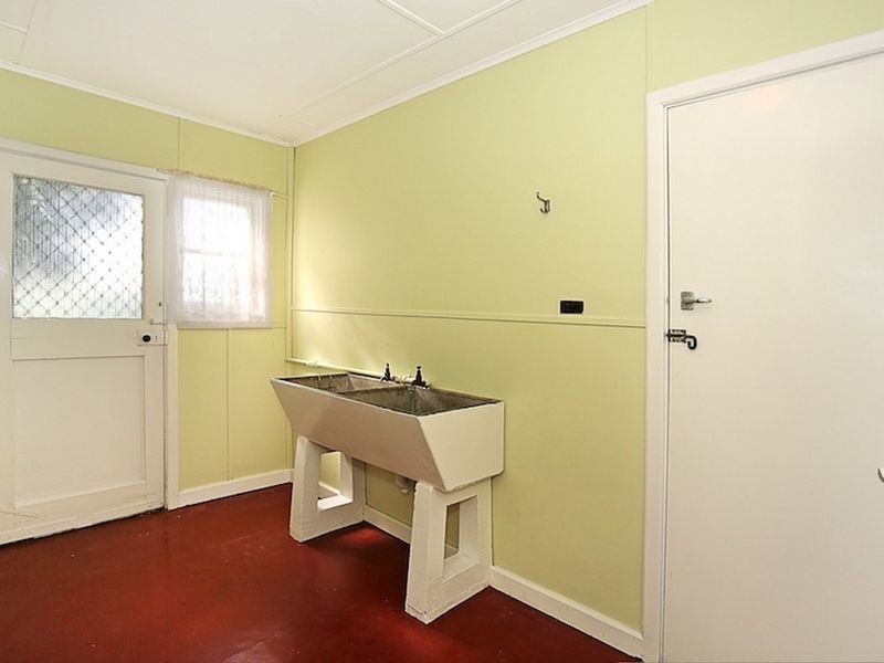 24 Peter Street, Halls Head WA 6210