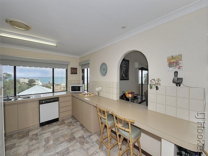 3/13 Sussex Place, Halls Head WA 6210