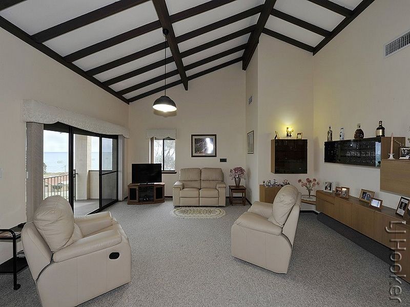 3/13 Sussex Place, Halls Head WA 6210