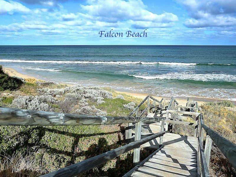 17 Mercedes Avenue, Falcon WA 6210