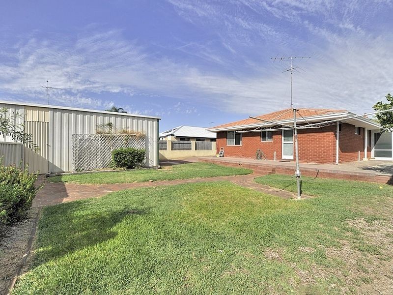 56 Janis Street, Halls Head WA 6210