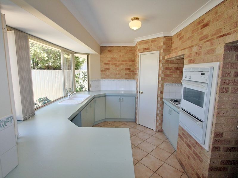 6A Seaton Close, Halls Head WA 6210