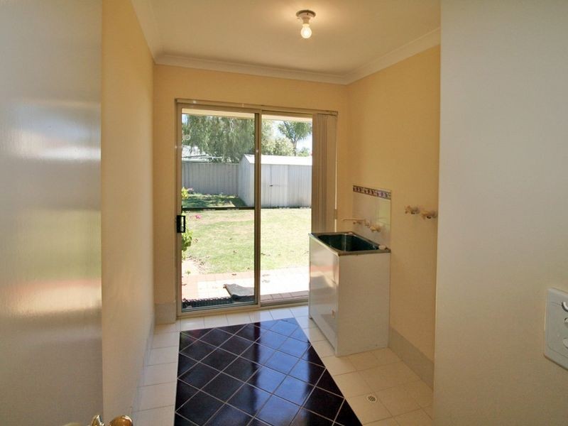 6A Seaton Close, Halls Head WA 6210