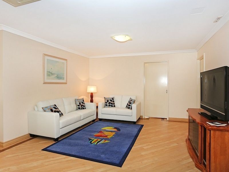 6 Orestes Street, San Remo WA 6210