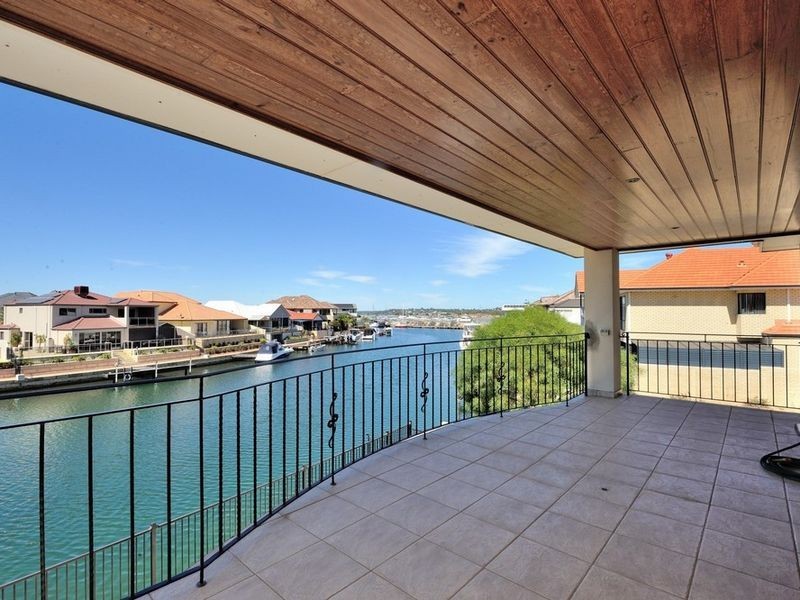 3 Queen Parade, Wannanup WA 6210