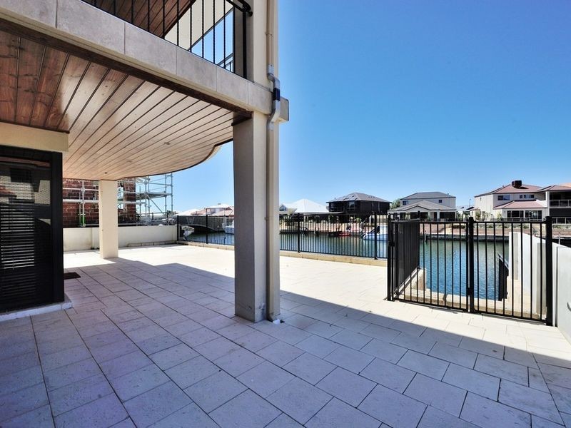 3 Queen Parade, Wannanup WA 6210