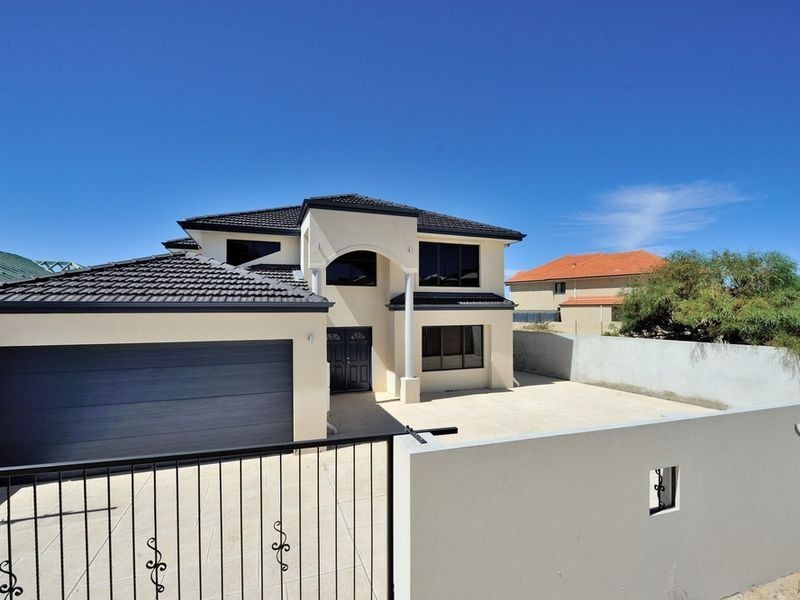 3 Queen Parade, Wannanup WA 6210