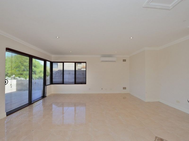 3 Queen Parade, Wannanup WA 6210