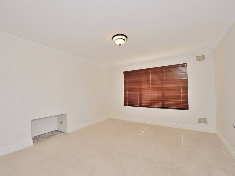 3 Queen Parade, Wannanup WA 6210