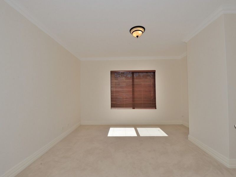 3 Queen Parade, Wannanup WA 6210