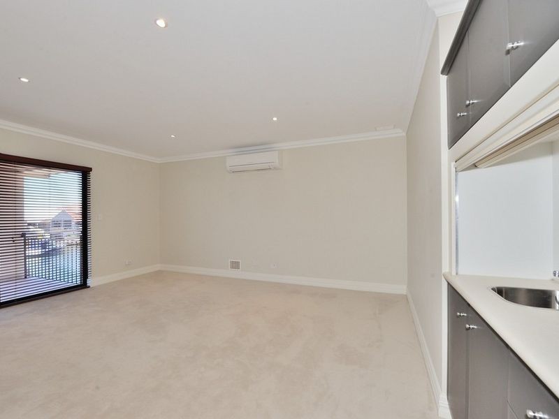 3 Queen Parade, Wannanup WA 6210