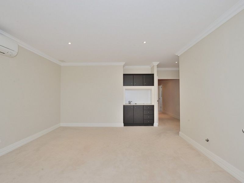 3 Queen Parade, Wannanup WA 6210