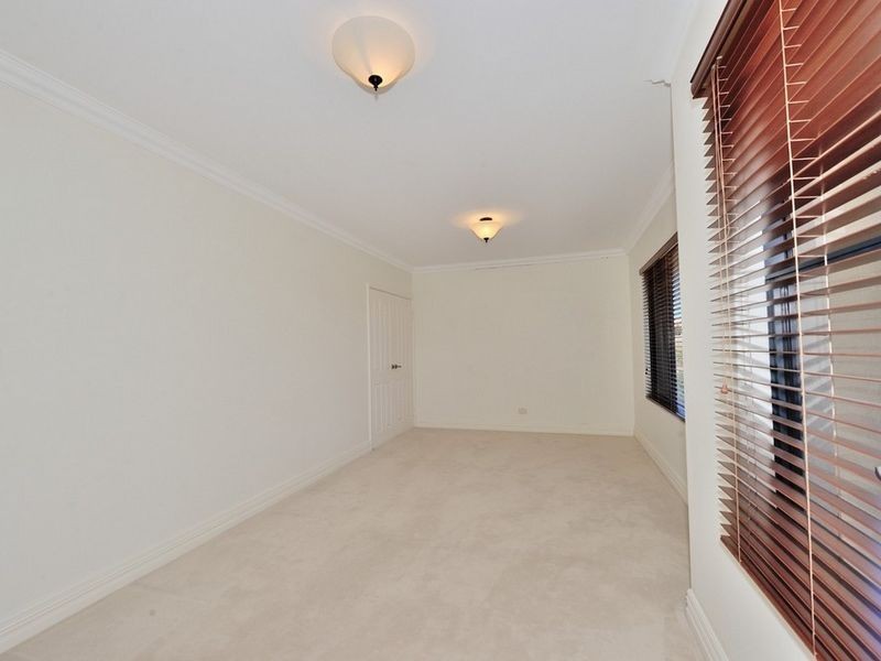 3 Queen Parade, Wannanup WA 6210