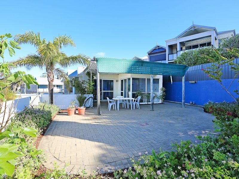 7/7 Oversby Street, Halls Head WA 6210