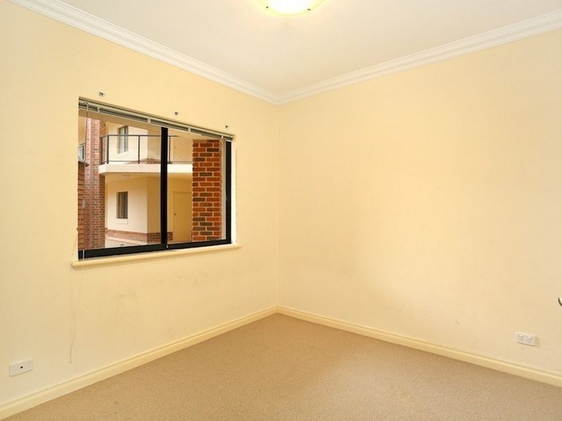 6/37 Dolphin Drive, Mandurah WA 6210