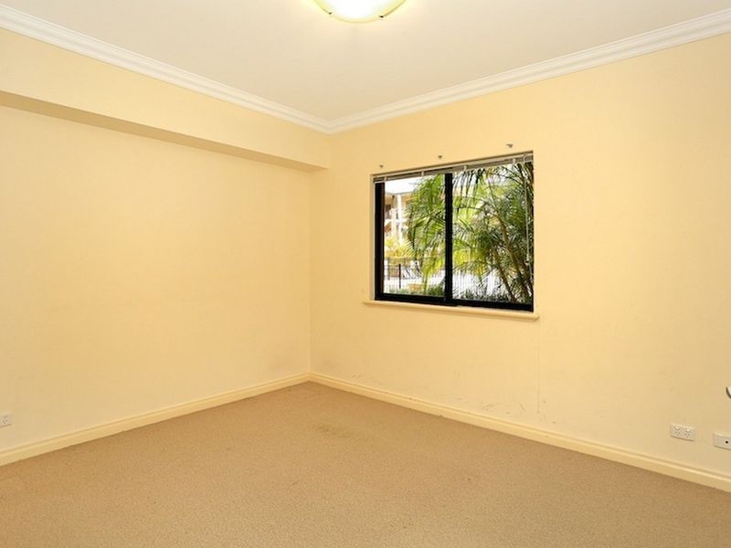 6/37 Dolphin Drive, Mandurah WA 6210