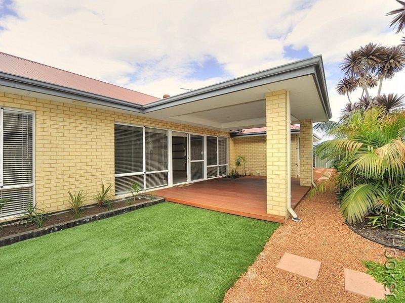 1 Dalona Parkway, Lakelands WA 6180