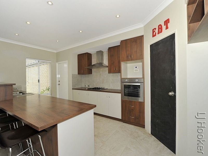 1 Dalona Parkway, Lakelands WA 6180