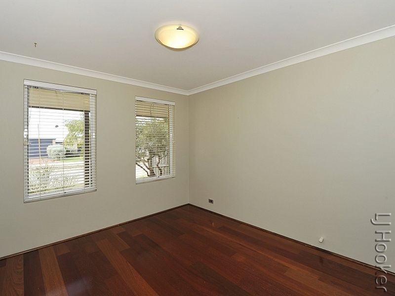 1 Dalona Parkway, Lakelands WA 6180