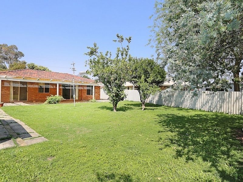 14 Zambesi Drive, Greenfields WA 6210