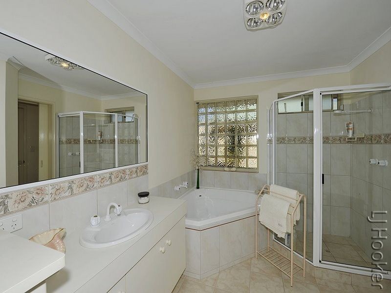 14 Robertson Grove, South Yunderup WA 6208