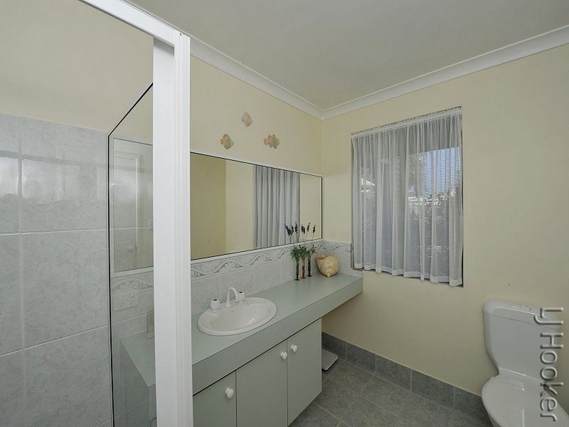 14 Robertson Grove, South Yunderup WA 6208