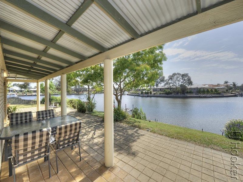 14 Robertson Grove, South Yunderup WA 6208