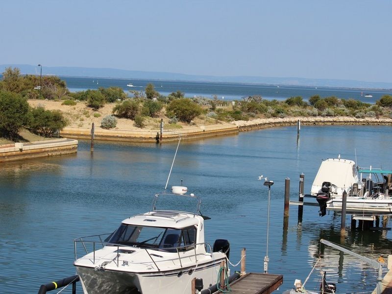 11 Cormorant Key, Wannanup WA 6210