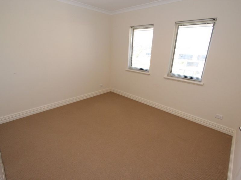 11 Cormorant Key, Wannanup WA 6210