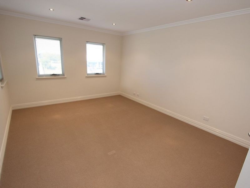 11 Cormorant Key, Wannanup WA 6210