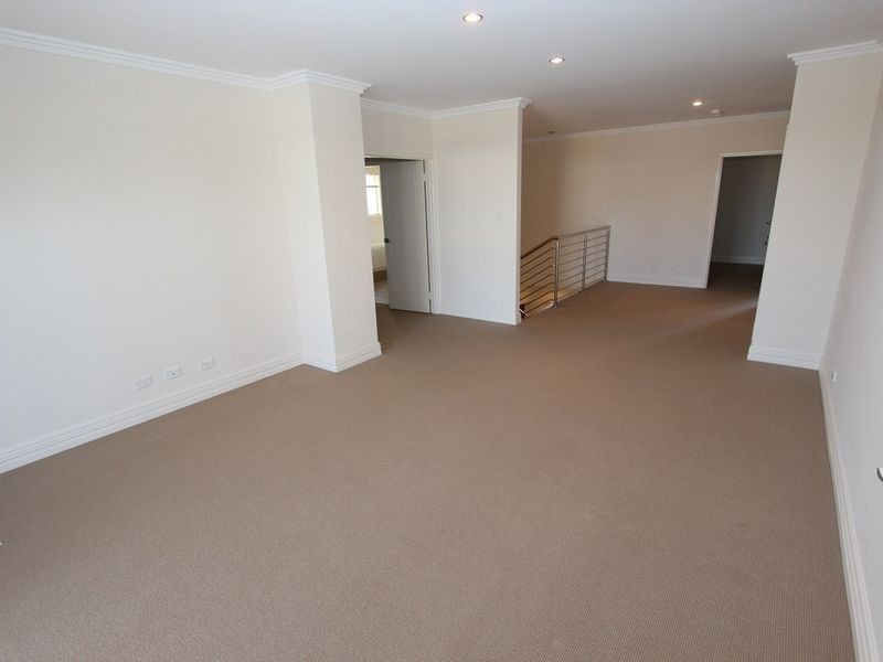 11 Cormorant Key, Wannanup WA 6210