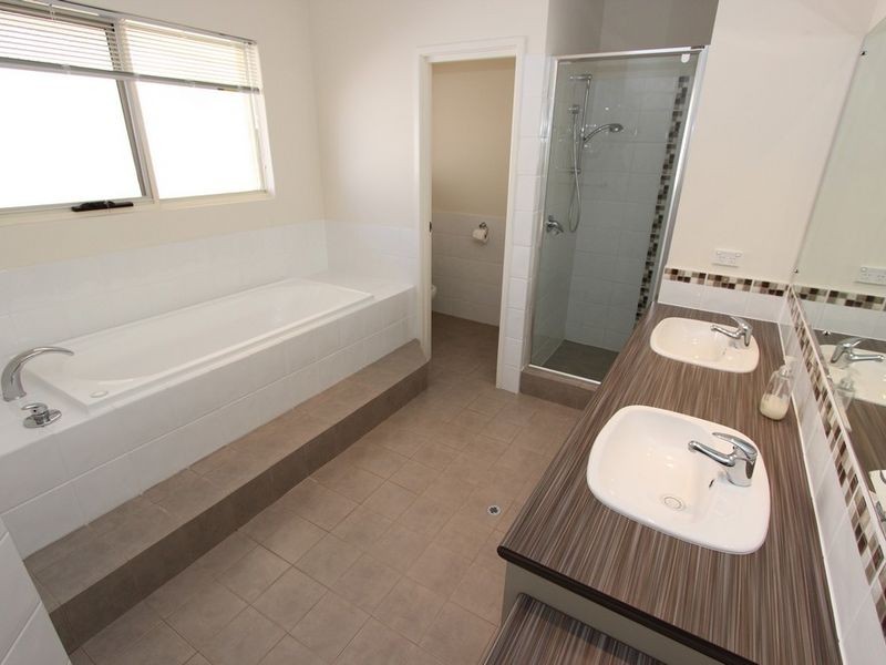 11 Cormorant Key, Wannanup WA 6210