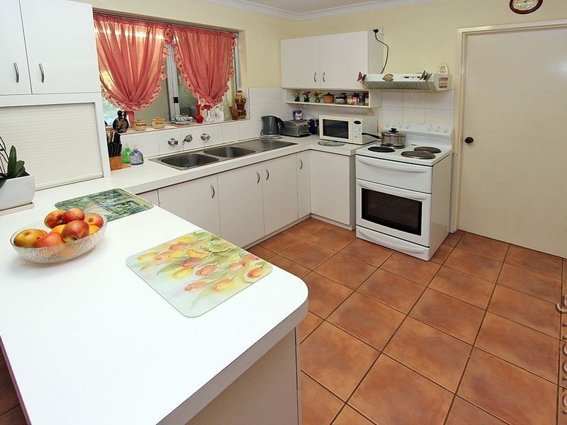 56 Kookerbrook Street, Dudley Park WA 6210