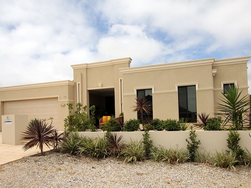 5 Buttercup Parkway, Halls Head WA 6210