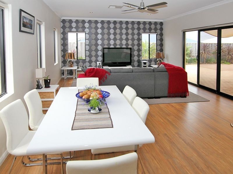 5 Buttercup Parkway, Halls Head WA 6210