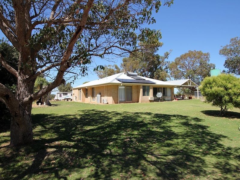 81 Armstrong Hills Drive, Lake Clifton WA 6215