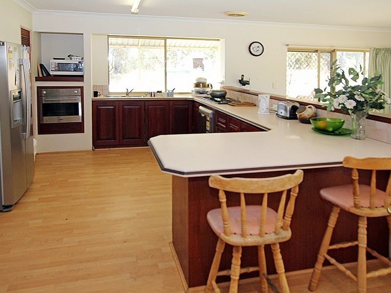 81 Armstrong Hills Drive, Lake Clifton WA 6215