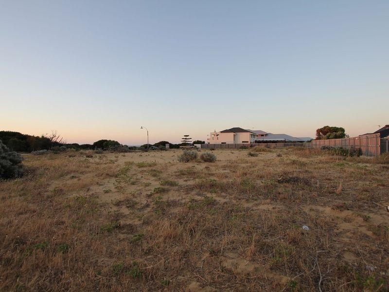 62 Boardwalk Boulevard, Halls Head WA 6210