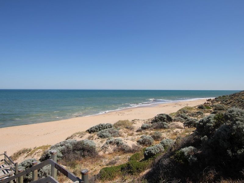 62 Boardwalk Boulevard, Halls Head WA 6210