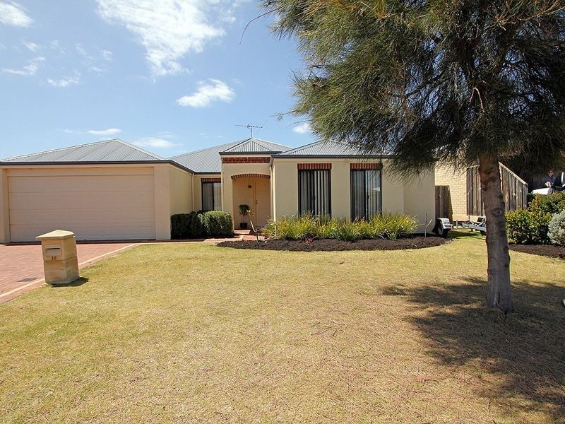 10 Alba Pass, Halls Head WA 6210