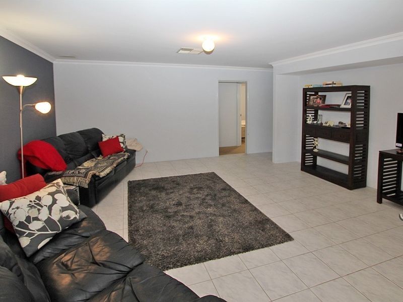 10 Alba Pass, Halls Head WA 6210