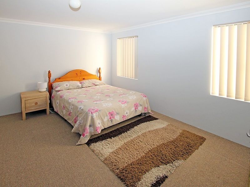 10 Alba Pass, Halls Head WA 6210