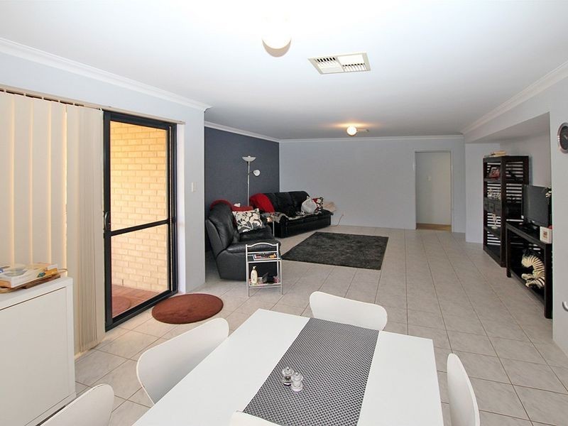 10 Alba Pass, Halls Head WA 6210