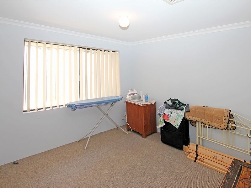 10 Alba Pass, Halls Head WA 6210