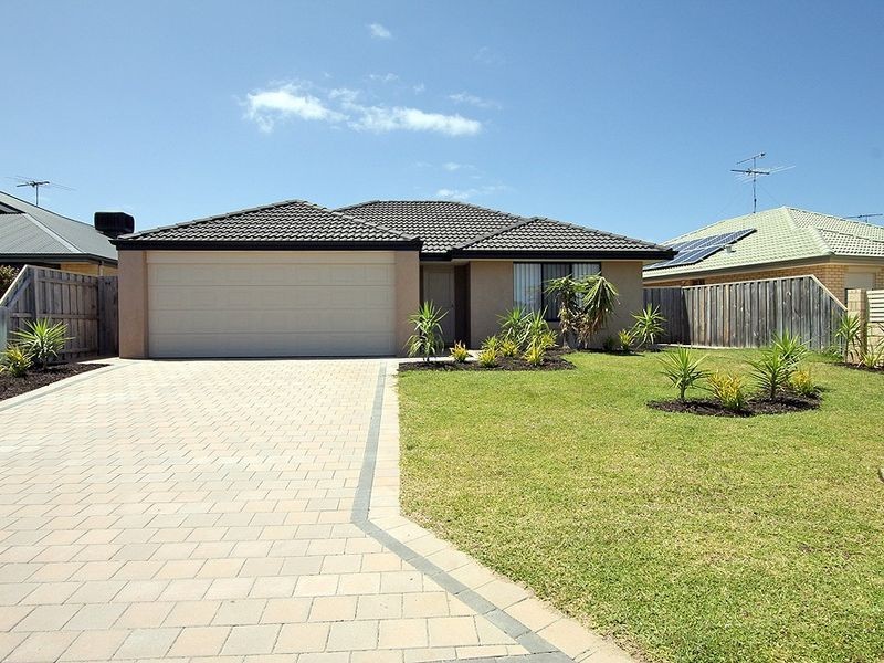 257 Peelwood Parade, Halls Head WA 6210