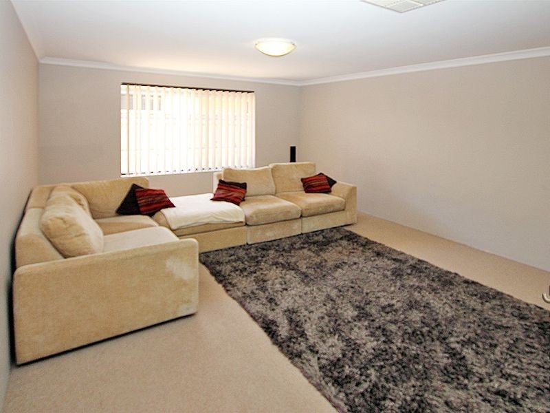 257 Peelwood Parade, Halls Head WA 6210