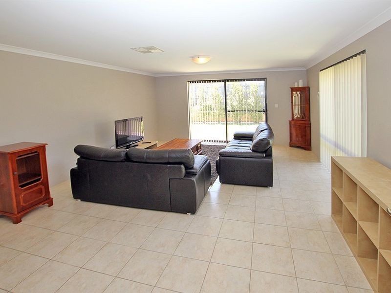 257 Peelwood Parade, Halls Head WA 6210