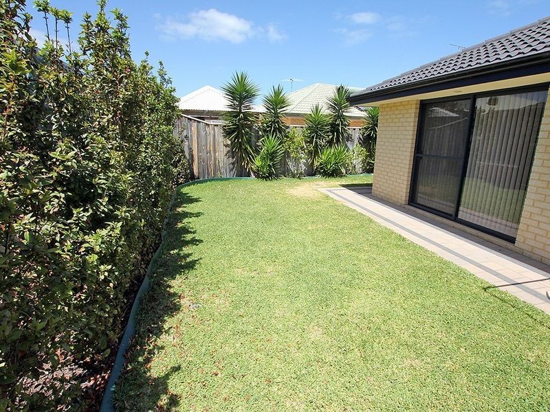 257 Peelwood Parade, Halls Head WA 6210