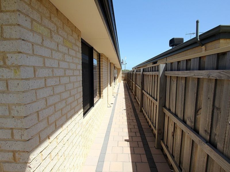 257 Peelwood Parade, Halls Head WA 6210